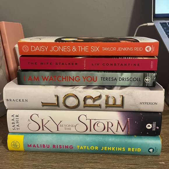 ASSORTER BUNDLE OF 6 BOOKS - Picture 4 of 7